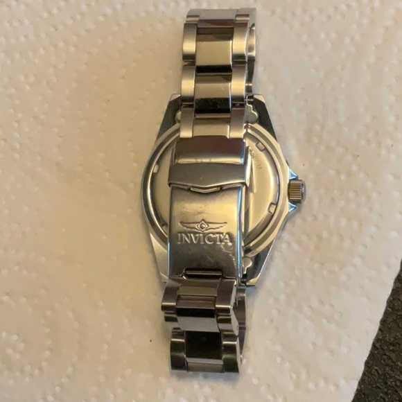 Genuine INVICTA stainless steel watch with date window and second hand - Picture 5 of 6